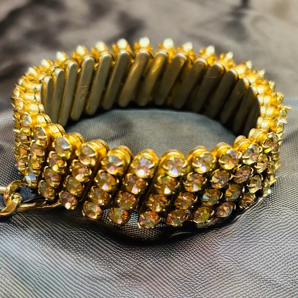 Antique Cut Aurora Borealis Glass Stretch Paddle Wide Bracelet MRK Made In Japan - Picture 6 of 8